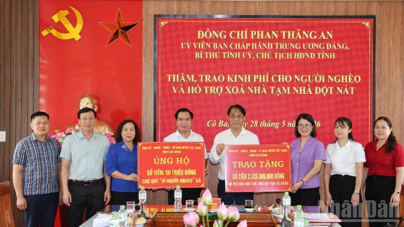 Hỗ trợ gần 16 tỷ đồng chăm lo hộ nghèo ở 12 xã khó khăn của Cao Bằng