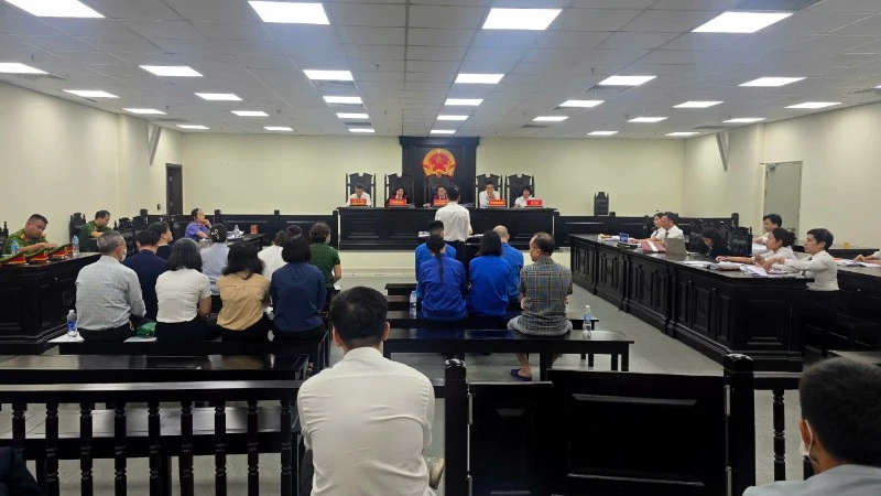 Tòa trả hồ sơ điều tra bổ sung vụ "chạy" giấy phép hành nghề y, dược tư nhân tại Hà Nội