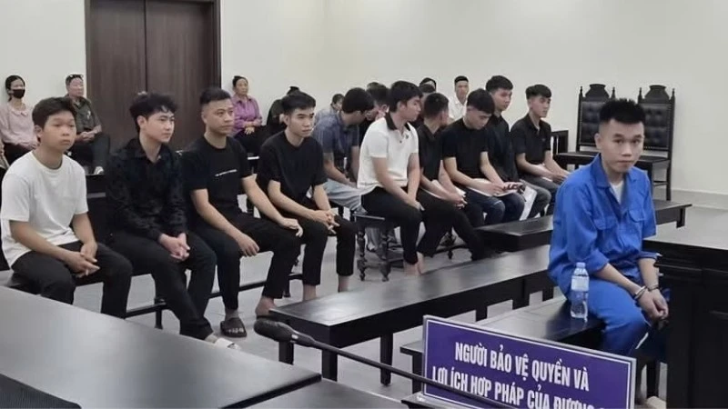 Giả danh sư thầy bán thuốc nam, chiếm đoạt tiền tỷ, 15 bị cáo lĩnh án tù