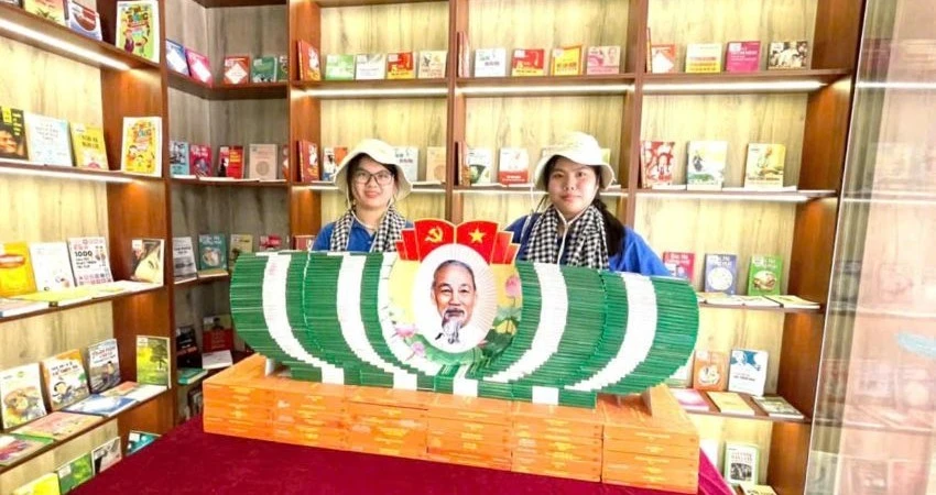Khai trương phòng đọc sách tại Khu di tích Kim Liên