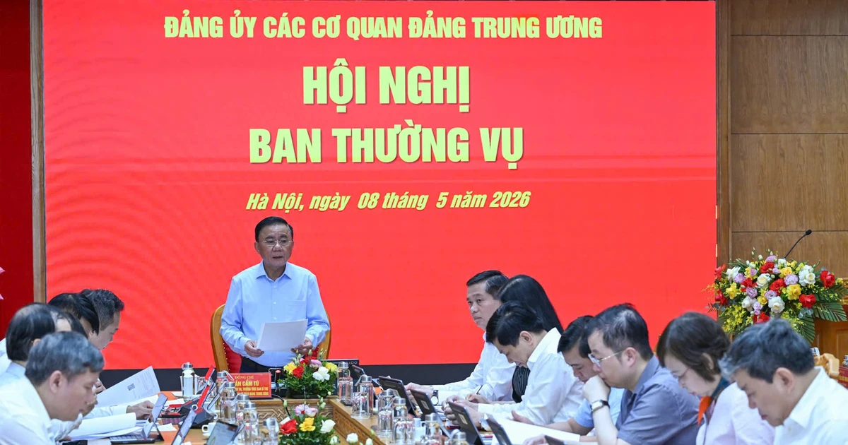 Gương mẫu tổ chức thực hiện có hiệu quả các nghị quyết, kết luận của Trung ương