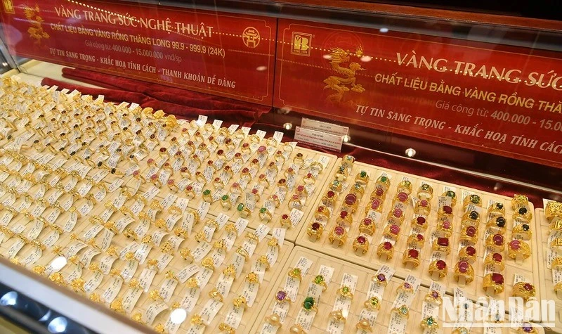 Giá vàng ngày 14/7: Vàng miếng và vàng nhẫn SJC tiếp tục giảm mạnh