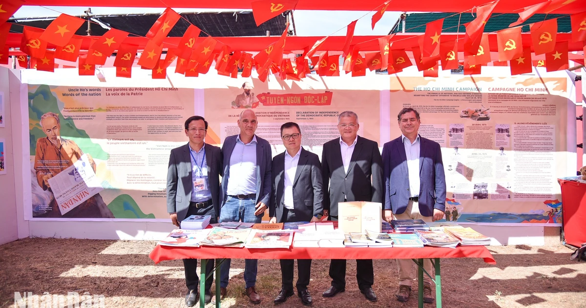 [Foto] Destacan participación del periódico Nhan Dan en festival de prensa del Partido Comunista Portugués