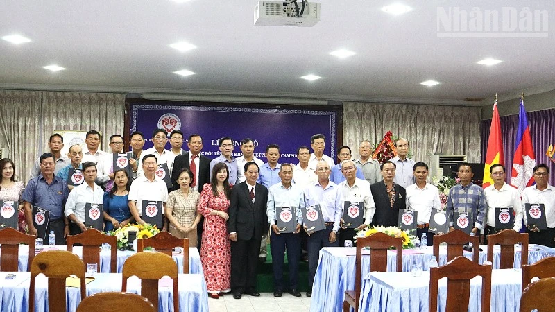 Phát huy vai trò điểm tựa vững chắc cho cộng đồng người gốc Việt ở Campuchia