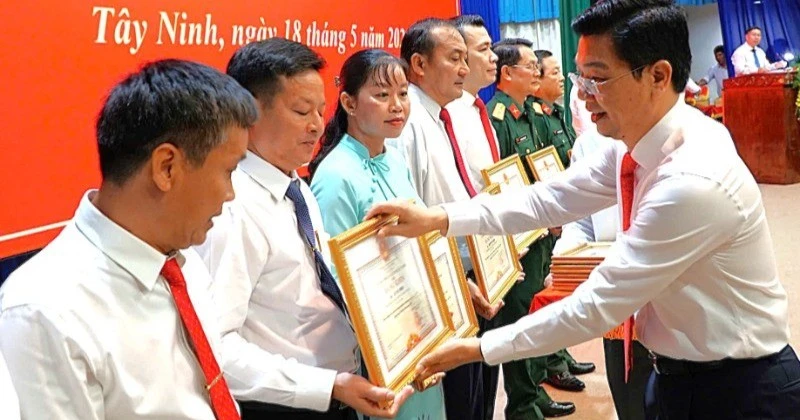 Tây Ninh tuyên dương các tập thể và cá nhân tiêu biểu trong học tập và làm theo Bác
