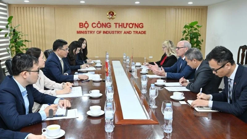 Thúc đẩy hợp tác kinh tế, thương mại và đầu tư giữa Việt Nam và Canada
