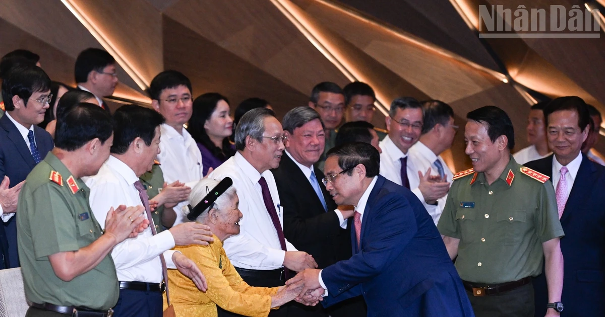 [Foto] Premier de Vietnam asiste al IX Congreso de emulación patriótica "Por la Seguridad Nacional"