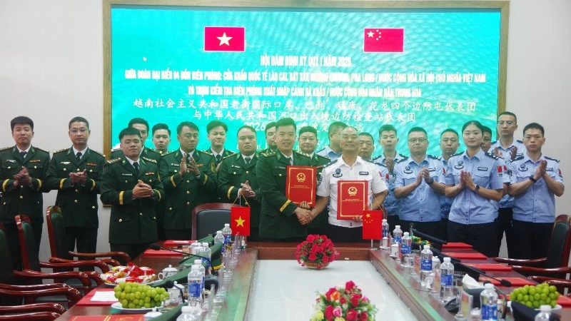 Hội đàm và trao danh hiệu sứ giả hữu nghị Việt Nam-Trung Quốc