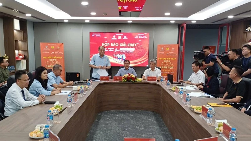 Giải chạy “Hành trình theo chân Bác - Vì an ninh Tổ quốc năm 2026” gắn kết thể thao, lịch sử, du lịch