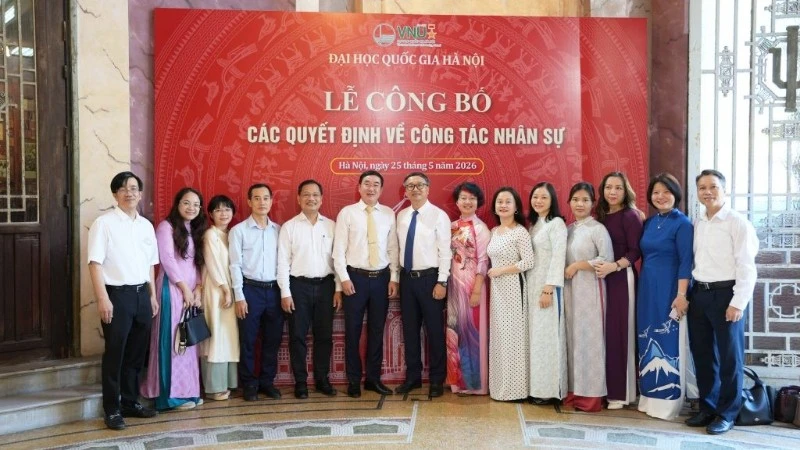Trao quyết định bổ nhiệm lãnh đạo Trường đại học Ngoại ngữ (ULIS)