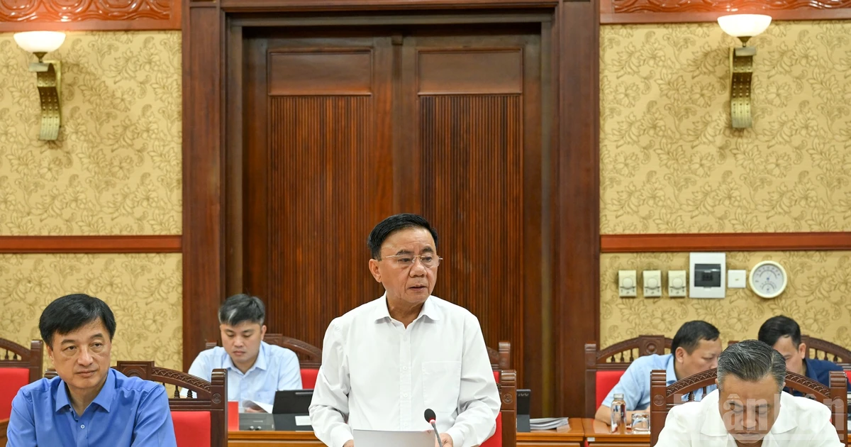 [Ảnh] Thường trực Ban Bí thư Trần Cẩm Tú chủ trì Hội nghị sơ kết công tác chuyển đổi số trong các cơ quan Đảng
