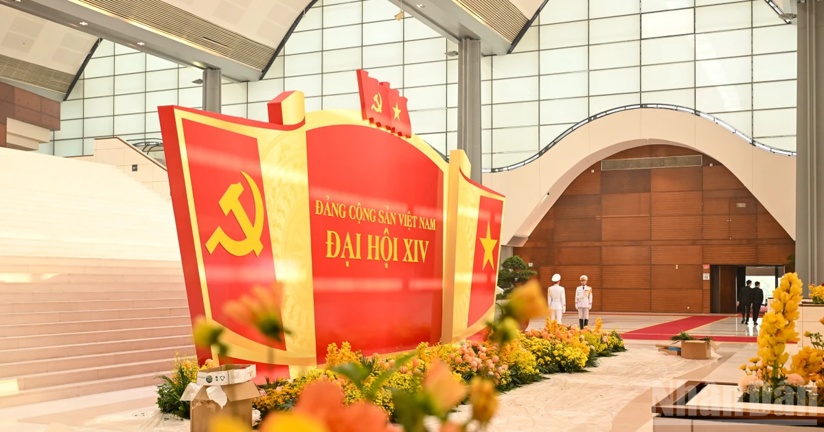 At the National Convention Centre, where the 14th Party Congress is scheduled to take place from January 19 to 25, decoration and ceremonial arrangements are completed.