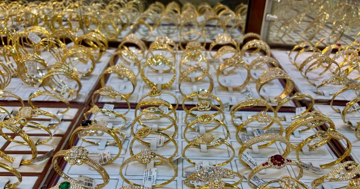 Giá vàng nhẫn ngày 5/8 đắt hơn vàng miếng SJC
