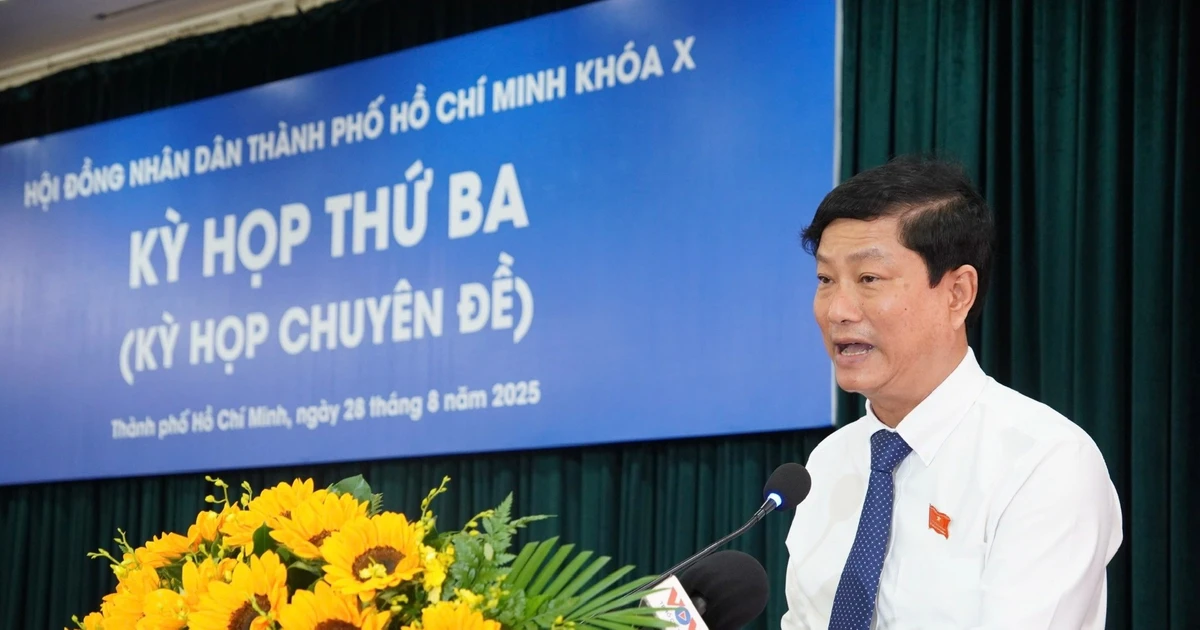 The Ho Chi Minh City People’s Council has recently reviewed and approved 35 important resolutions, many of which provide direct support for officials, public servants, employees, and residents through strengthened social welfare programmes.