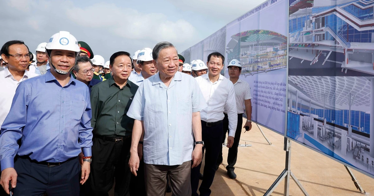 Party General Secretary To Lam inspects the Long Thanh International Airport Project. (Photo: VNA)