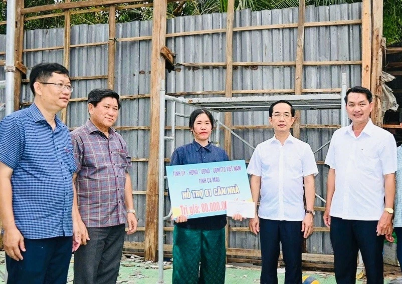 Cà Mau: Tiếp tục khẩn trương hỗ trợ gần 100 hộ dân bị thiệt hại nặng do lốc xoáy