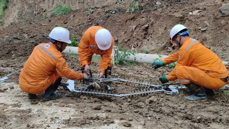 Lào Cai: Cấp điện trở lại cho hơn 9.000 khách hàng bị mưa lũ