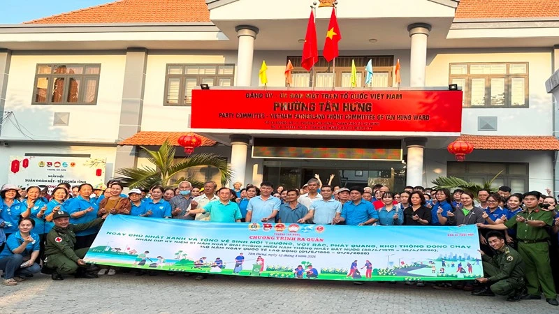 Thành phố Hồ Chí Minh: Phường Tân Hưng ra quân xử lý các điểm tồn đọng rác thải