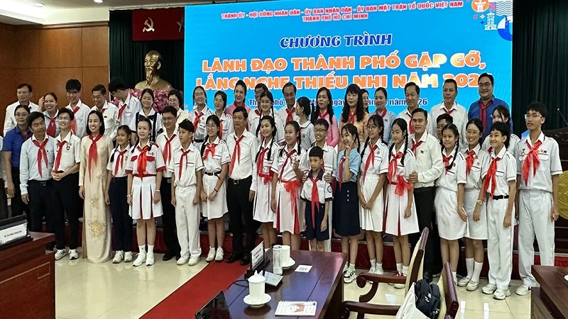 Lãnh đạo Thành phố Hồ Chí Minh gặp gỡ, lắng nghe nguyện vọng của thiếu nhi