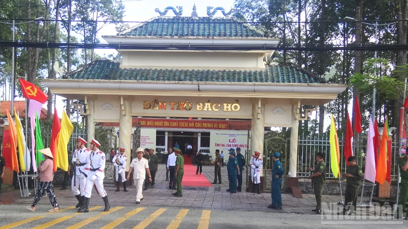 Về Lương Tâm viếng Đền thờ Bác Hồ