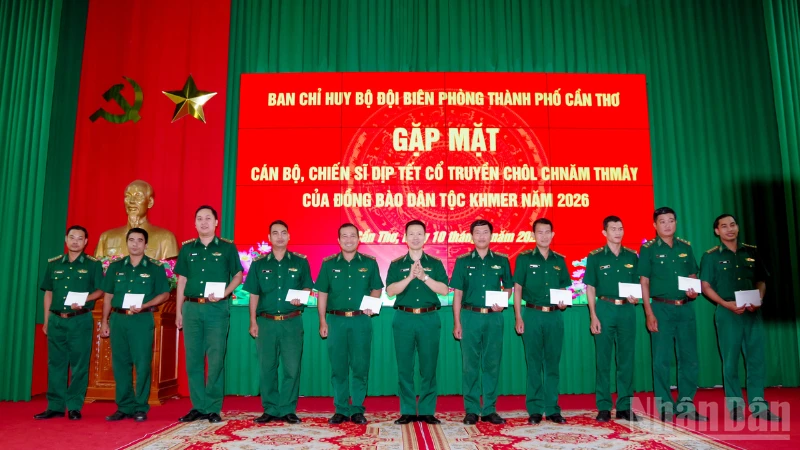 Bộ đội Biên phòng Cần Thơ gặp mặt cán bộ, chiến sĩ nhân dịp Tết cổ truyền Chol Chnam Thmey