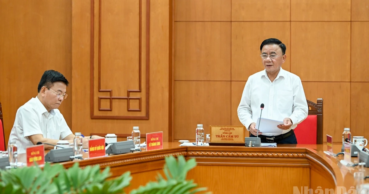 Yashirin kamera erkak