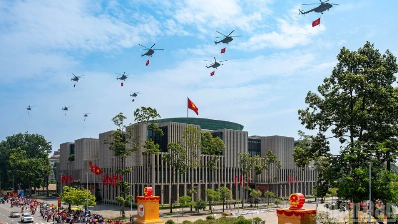 Một số giải pháp đấu tranh có hiệu quả với các quan điểm sai trái, thù địch