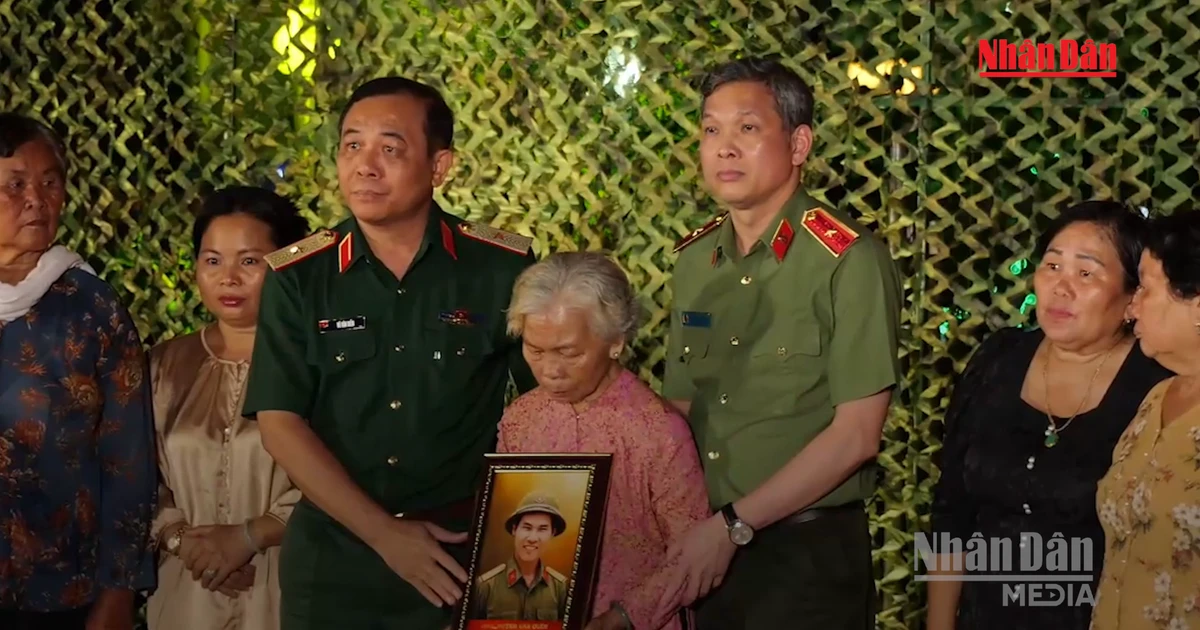 [Video] Xúc động khoảnh khắc tái hiện cuộc đoàn viên của liệt sĩ Huỳnh Văn Quên sau gần 60 năm