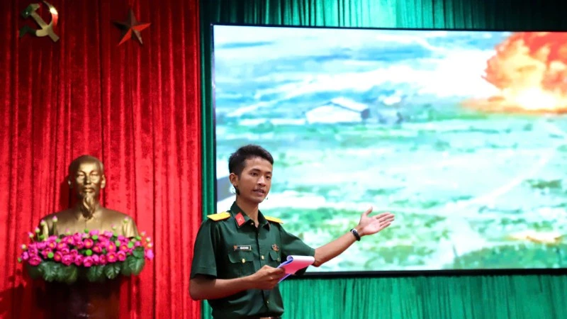 Kể chuyện chiến đấu - hình thức giáo dục truyền thống hiệu quả với người lính trẻ