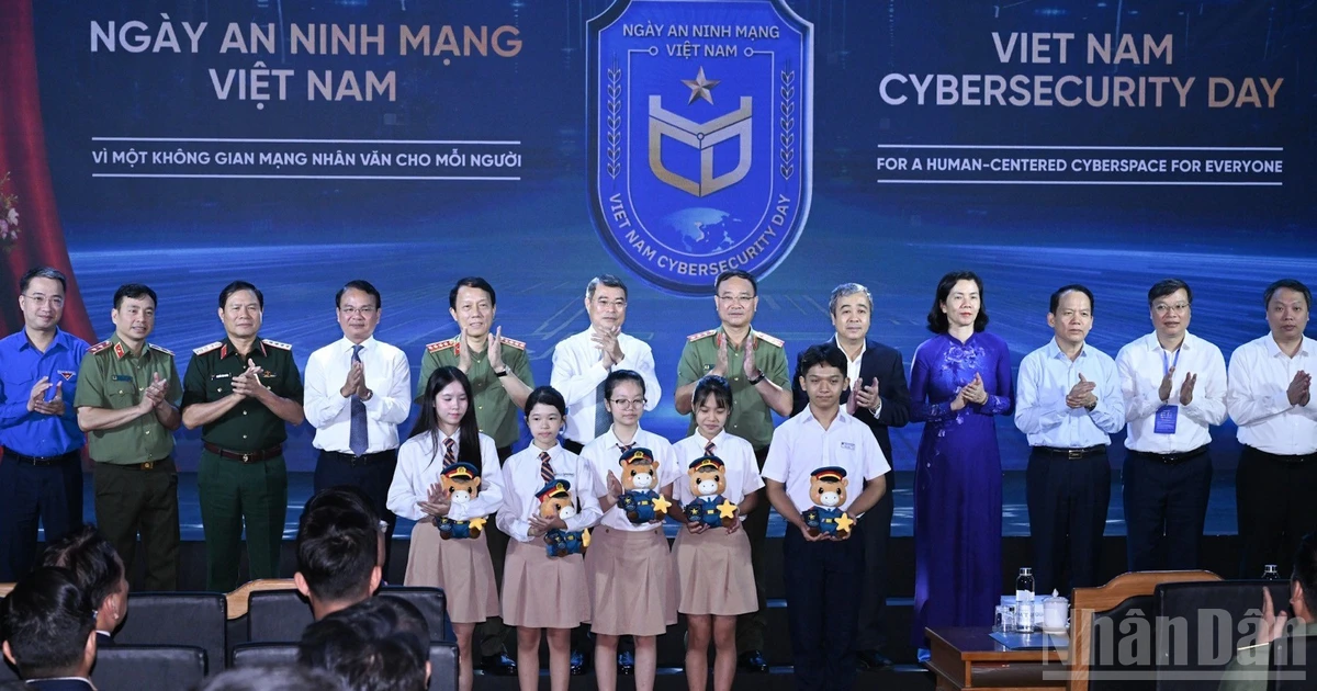 Vì một không gian mạng nhân văn cho mỗi người