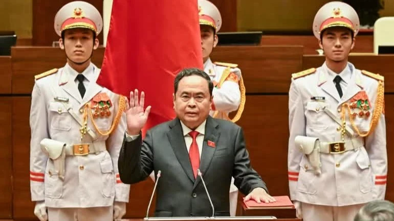 Thận trọng trong phương pháp nhưng quyết liệt trong hành động” (★)
