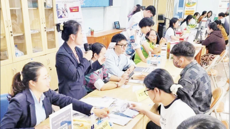 Tạo cơ hội việc làm, khai thác hiệu quả năng lực lao động