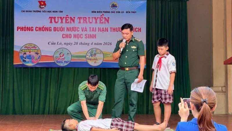 Tăng cường phòng, chống đuối nước cho học sinh vùng biển Nghệ An
