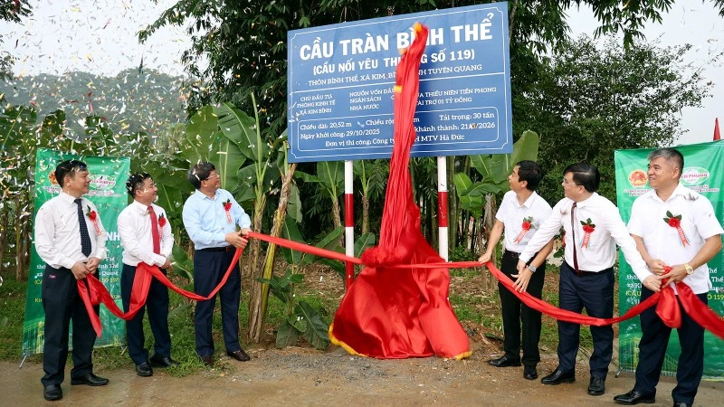 Thêm nhịp cầu nối yêu thương tại xã Kim Bình, tỉnh Tuyên Quang