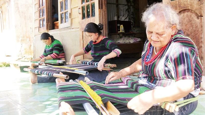 Nghề dệt thổ cẩm trong nhịp sống đương đại