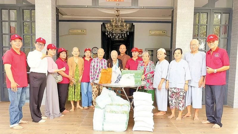 Nghĩa tình Mái ấm nhà của ngoại