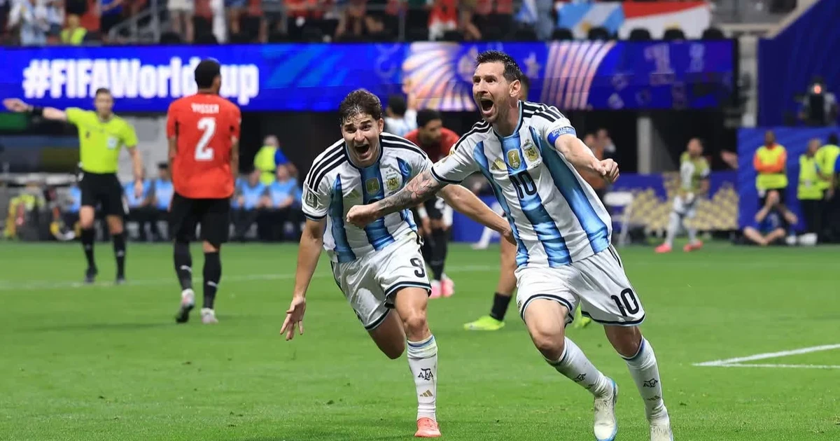 Messi chói sáng giúp Argentina lội ngược dòng ngoạn mục trước Ai Cập