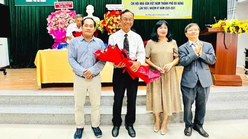 Khẳng định vai trò đầu tàu văn học địa phương của Chi hội Nhà văn Việt Nam thành phố Đà Nẵng
