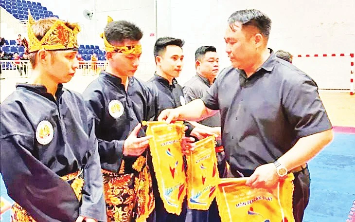 Vươn cao cùng thành phố