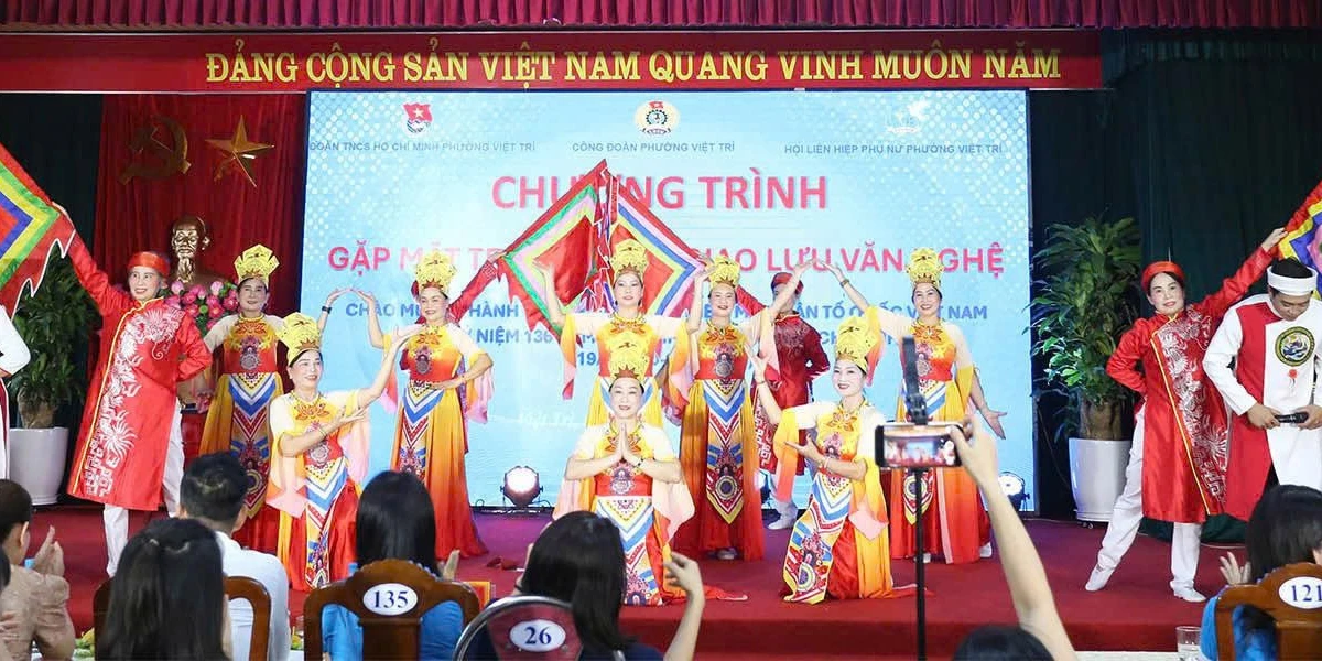 Cần thêm thông tin chi tiết từ các nguồn tin tức để tạo tiêu đề phù hợp. Vui lòng cung cấp nội dung cụ thể của các nguồn tin để tôi có thể tạo tiêu đề đáp ứng các yêu cầu đã đặt ra.