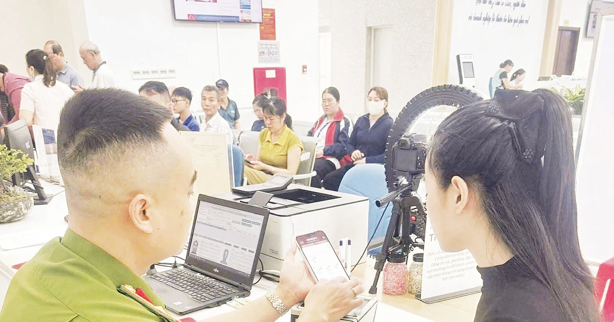 Phát huy sáng kiến, tận tâm phục vụ