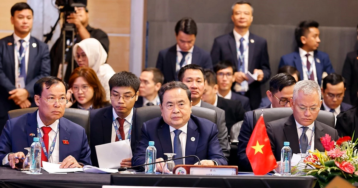 [Foto] Líder legislativo de Vietnam asiste a Reunión de la Junta Ejecutiva de AIPA