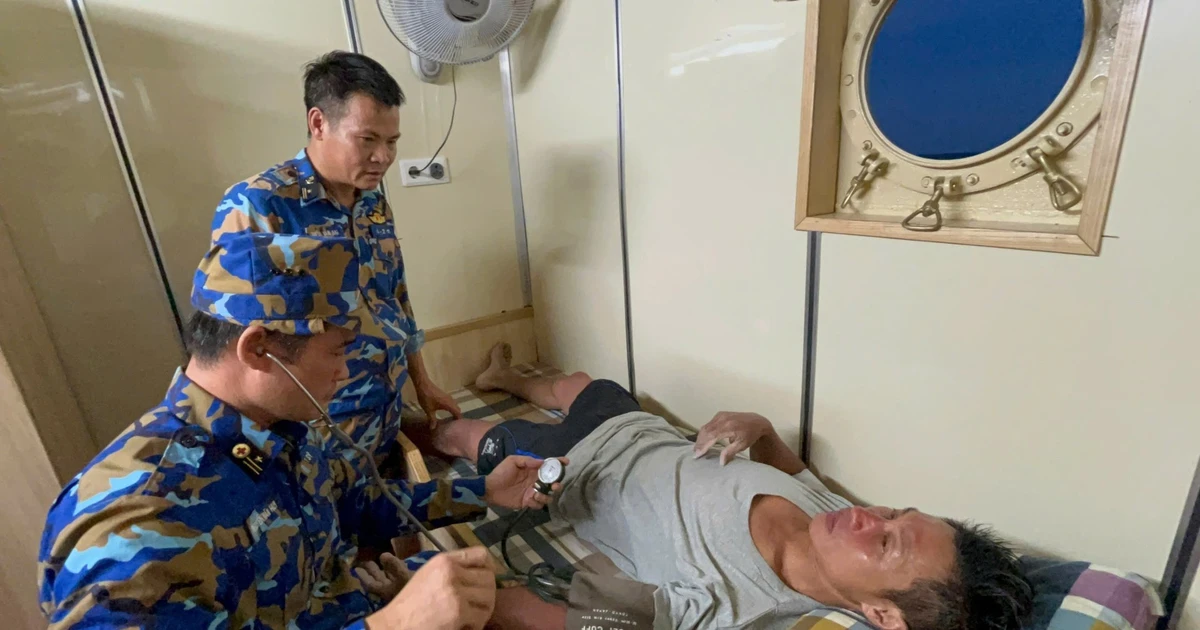 Tàu 634 của Vùng 1 Hải quân nỗ lực tham gia tìm kiếm ngư dân mất tích trên biển