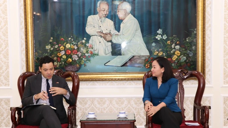 Tiếp xã giao ngài Tổng lãnh sự Pháp tại Thành phố Hồ Chí Minh đến thăm và làm việc