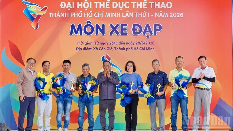 Vinh danh tài năng gắn bó với môn xe đạp nhân kỷ niệm 50 năm thành lập Thành phố Hồ Chí Minh