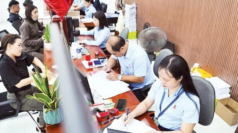 Khơi thông nguồn lực cán bộ chính quyền địa phương 2 cấp