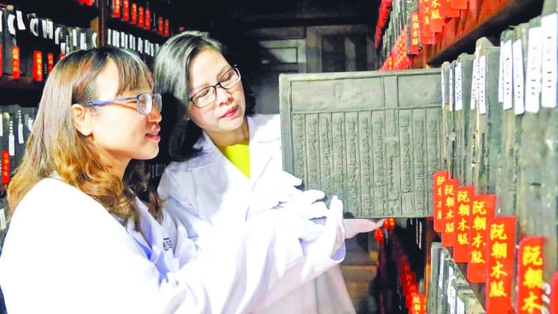 Phát huy giá trị tài liệu khắc gỗ triều Nguyễn