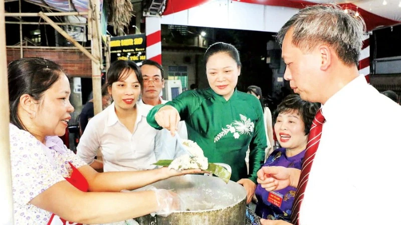 Dẻo thơm bánh hú Song An