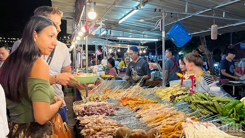 Lào đặt mục tiêu đạt tăng trưởng GDP từ 6% trở lên giai đoạn 2026-2030