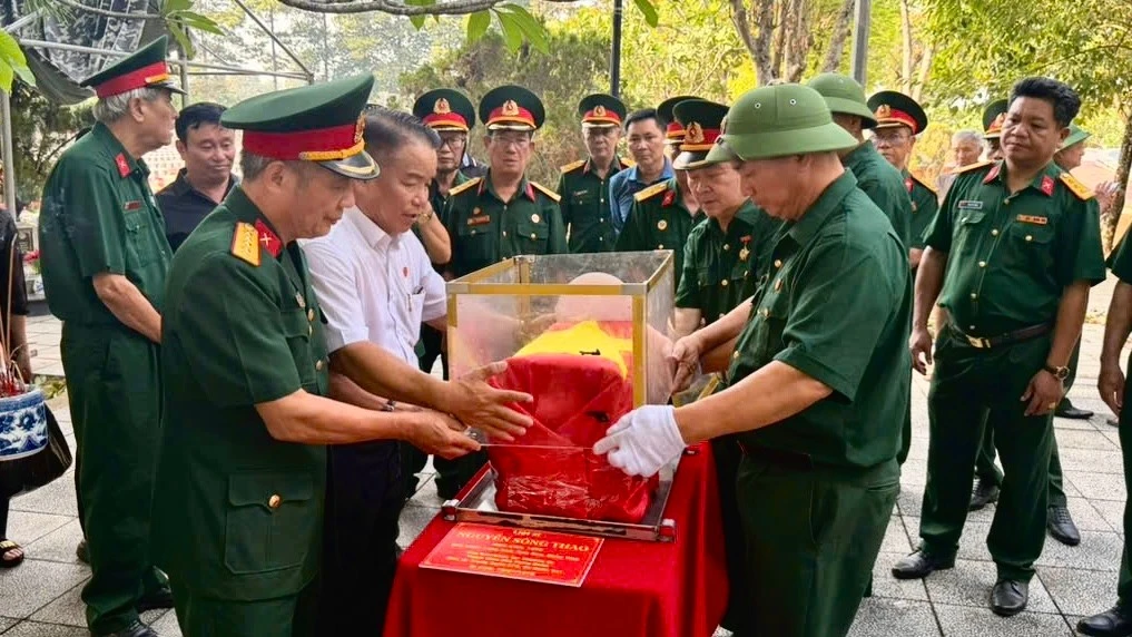 Đưa người Anh hùng trở về đất mẹ sau 48 năm